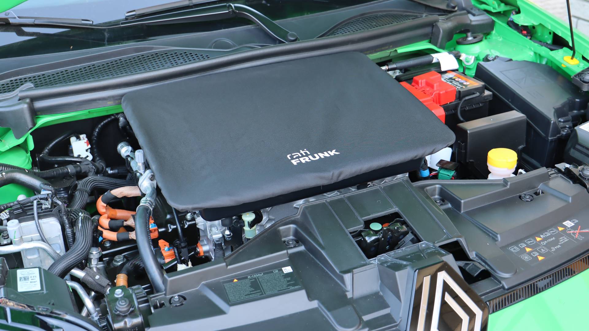 Frunk and Armrest for Renault 5 e-tech